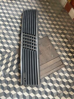 🚗 Predám originálnu prednú masku (mriežku) – Fiat Uno 🚗 - 5