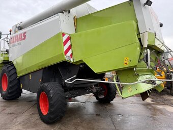 Sklízecí mlátička Claas Lexion 440, rok výroby 2002, žací l - 5