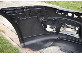 Predny GTI naraznik pre VW Golf 5 - 5
