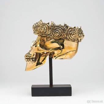 Bronzová lebka s korunkou z ruží - ručná indonézska práca - 5