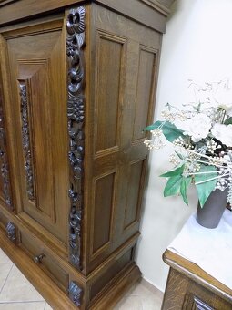 Masívna šatníková skriňa - 5