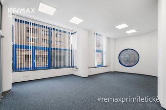 Kancelárske priestory s výhľadom na staré mesto - 5