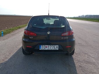 Predám Alfa Romeo 147 1.6 benzín 77kw r.v.2008 - 5