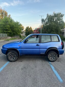 Nissan Terrano 2 - 5