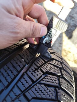 245/40 r20 zimné pneumatiky 4ks Hankook DOT2020 - 5