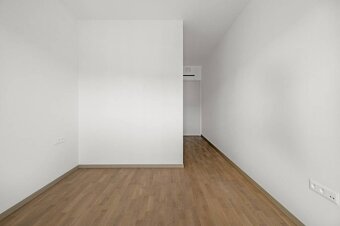 PREDAJ - Nový 2 izbový BYT ( nie apartmán) v Starom Meste, M - 5