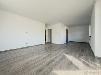 NA PREDAJ - 4 - IZBOVÝ RODINNÝ DOM KOŠECA - NOZDROVICE - 5