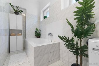 3–IZB. RD. V HISTORICKOM CENTRE SVÄTÉHO JURA - 5