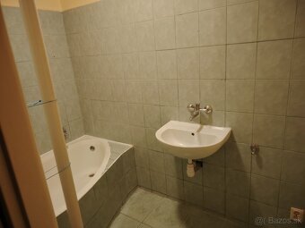 Predám 2- izbový byt na Starom sídlisku - 5