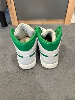 Nike AIR JORDAN 1 MID - 5