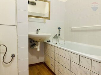 PRENÁJOM: 1IZBOVÝ VEĽKOMETRÁŽNY BYT, NOVÁ VES - DUNAJSKÁ STR - 5