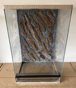 Terárium 47x30x75 a 47x40x75 s 3D stenou - 5