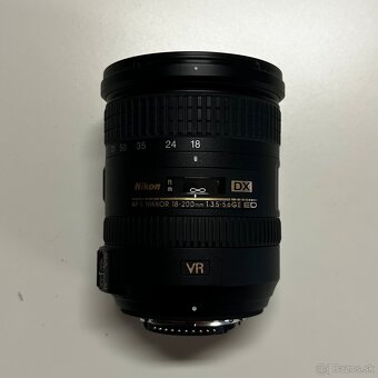 Nikon AF-S DX Nikkor 18-200mm f/3.5-5.6G IF-ED VR II - 5