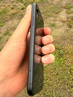 iPhone XR - 5