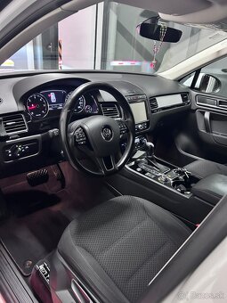 Volkswagen Touareg 3.0 TDI V6/TOP STAV - 5