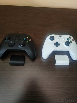 Predám ovládače na Xbox a playstation 4 - 5