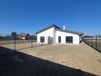 Ponúkame na predaj 4 izb. novostavbu RD Horná Streda - 5