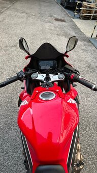 Honda CBR650R - 5