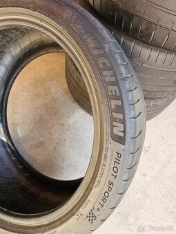 Michelin PILOT SPORT 4 . 245 /40 R19 - 5