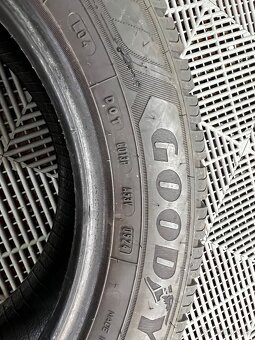 Goodyear EFFICIENTGRIP CARGO 2 215/60 R17C 109/107 T Letné - 5