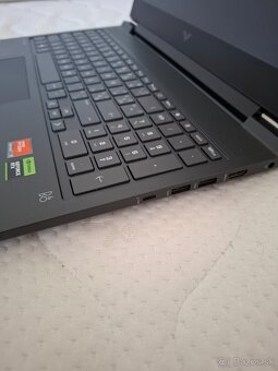 HP VICTUS 16 800€ - 5
