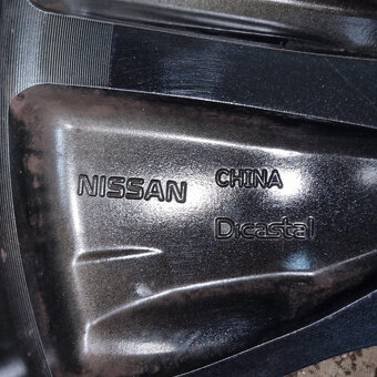 NISSAN disky 5x114,3 R19 7,5J ET40 - 5