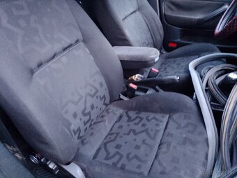 Rozpredám vw golf 4 1.9 TDI 66kw - 5