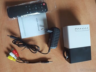 Mini projektor +plátno. - 5