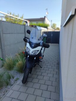 Suzuki DL650A V-Strom - 5