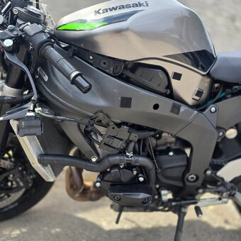 Kawasaki ZX6R ročník 2024 - 7300 km - 5