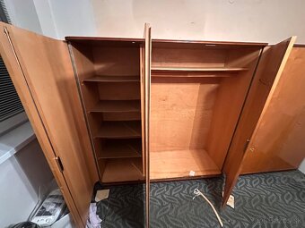 Starožitné staré masívne skrine - 5