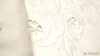 Unikátny ručne vyšívaný prehoz na manželskú posteľ - 5