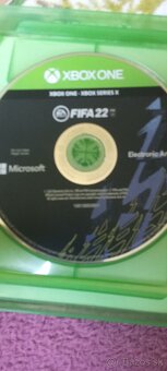 XBOX ONE S + FIFA22 + 2 OVLÁDAČE - 5