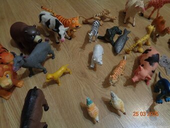 Predám rôzne hračky z kinder vajíčka a zvieratká + sčítanie - 5
