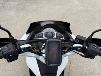 Skúter Honda PCX 125 r2017 - 5