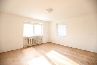 Predaj 5 izbového bytu - Trenčín , Sihoť II - 5