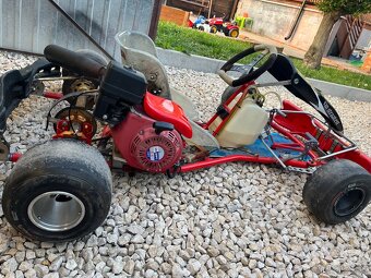 Motokára Gillard - 5