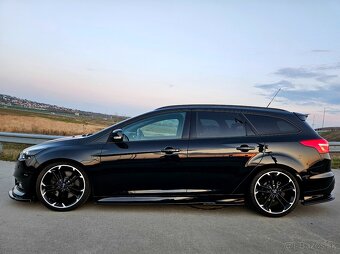 FORD FOCUS 2.0 ST eco boost / Maxton optik / Max vybava - 5