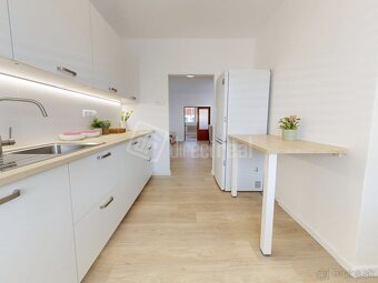 Zrekonštruovaný rodinný dom v tesnej blízkosti centra… - 5