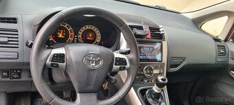 Toyota auris - 5