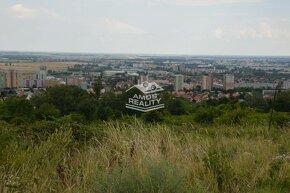 NA PREDAJ pozemky (vinice) vo výmere 3829 m2 Rača- Bratislav - 5