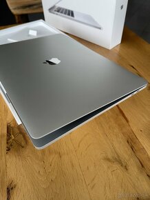 MacBook Pro 15 touchbar (2019) i7 2,6GHz, 16GBram, 256GBssd - 5