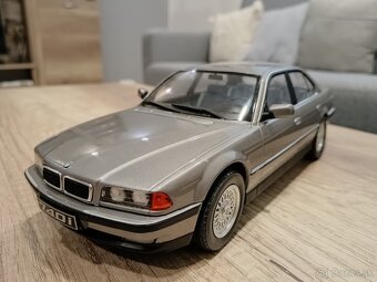 1:18 BMW 7 E38 - 5