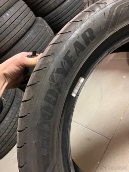 Goodyear 245/45 R18 letné - 5