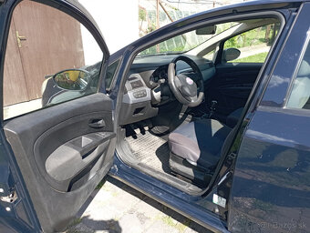 Predám Fiat Grande Punto 1.2 48kW Kup. v SR 5/2009 - 5