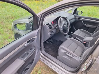 Predám Volkswagen Touran 2009, 1,9tdi,77kw,7 miestne - 5