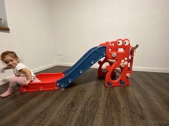 Predám veselú detskú šmýkačku DINO - 5