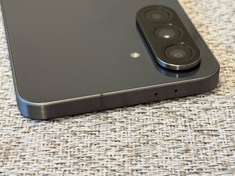 Predám Samsung Galaxy A56 256GB Grey - 5