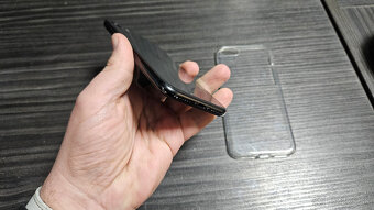 Apple iPhone SE 2020 - nová batéria - 5