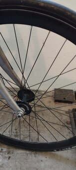 Predám cestný bicykel z galuskovymi ráfikmy - 5